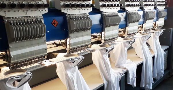 h�mz�s egy ruhadarabon